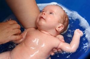 Температура воды для купания детей