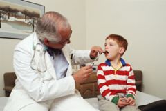 Чем лечить больное горло ребенку 1 5 года