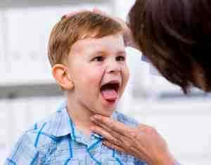 Ацикловир для лечения горла у детей